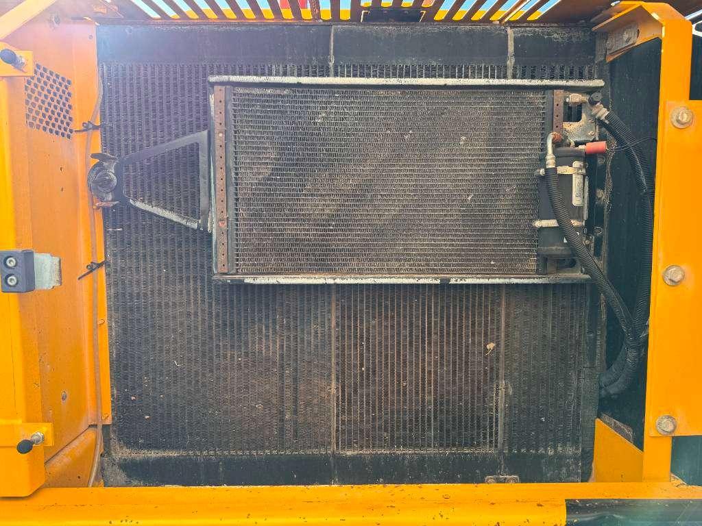 JCB JS260LC - Hammer Lines / Heated Seat Photo 27