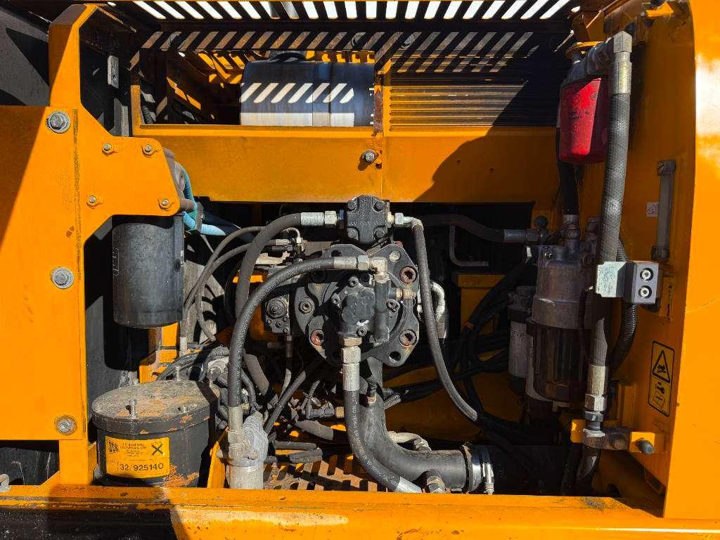 JCB JS260LC - Hammer Lines / Heated Seat Photo 28