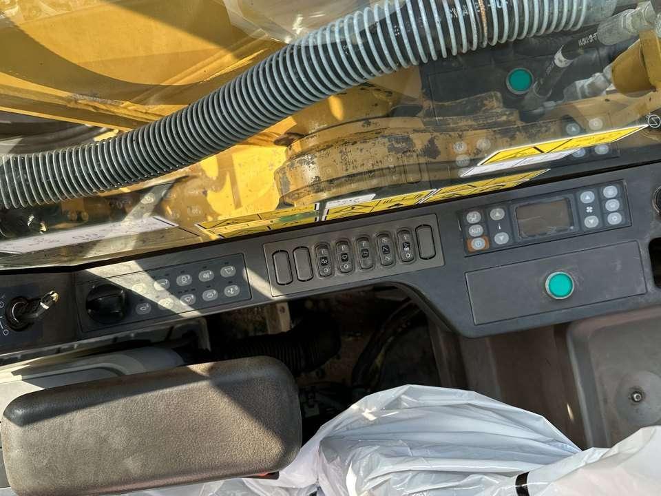 Caterpillar 323E Photo 12
