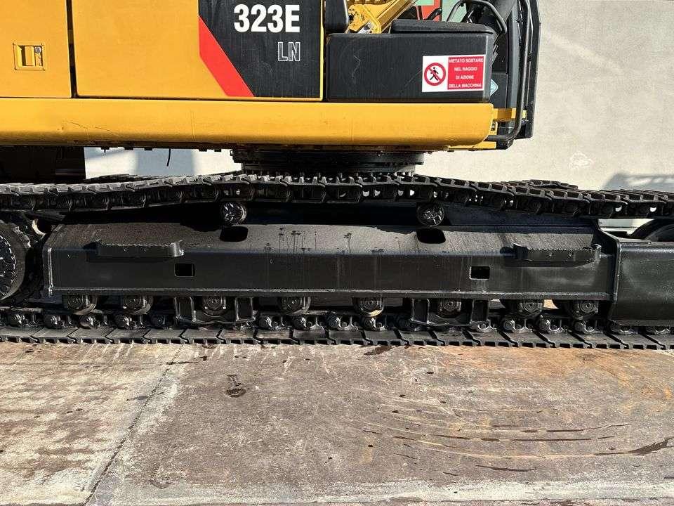 Caterpillar 323E Photo 4