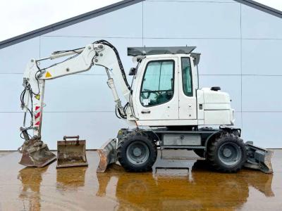 Liebherr A 309 - Hammer Lines / Quick Coupler sold by Boss Machinery