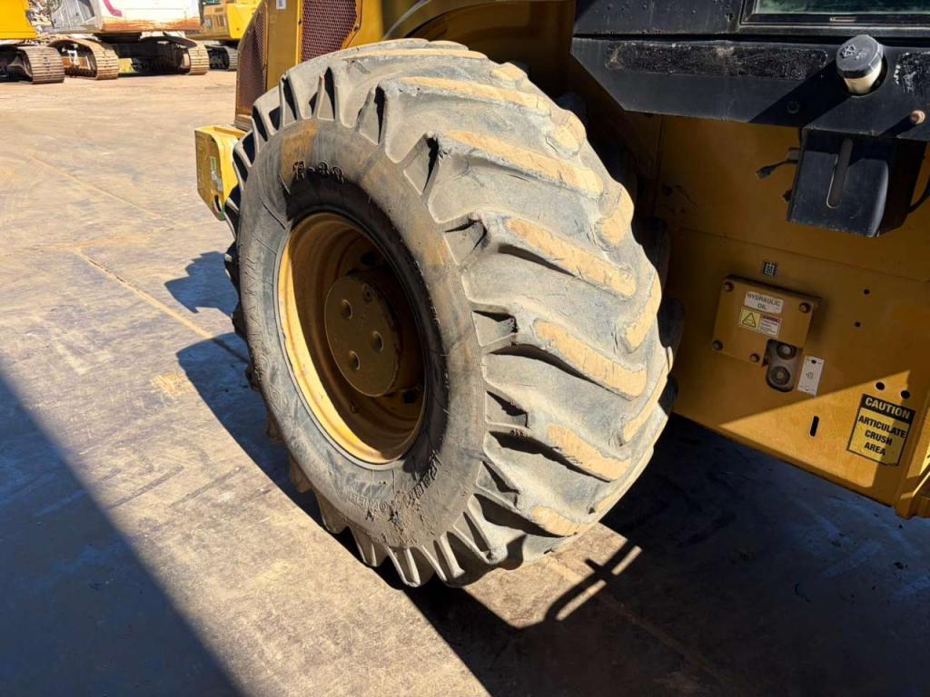 Caterpillar CP76 Photo 17