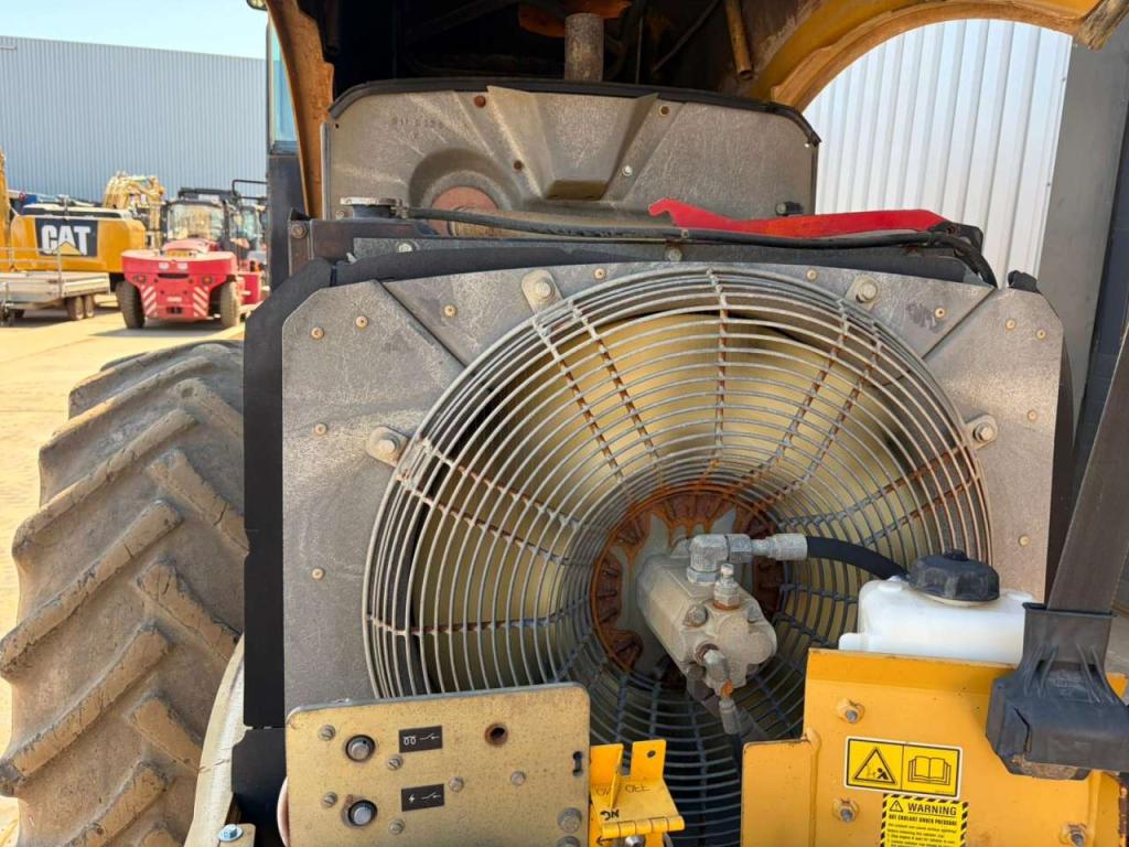 Caterpillar CP76 Photo 26