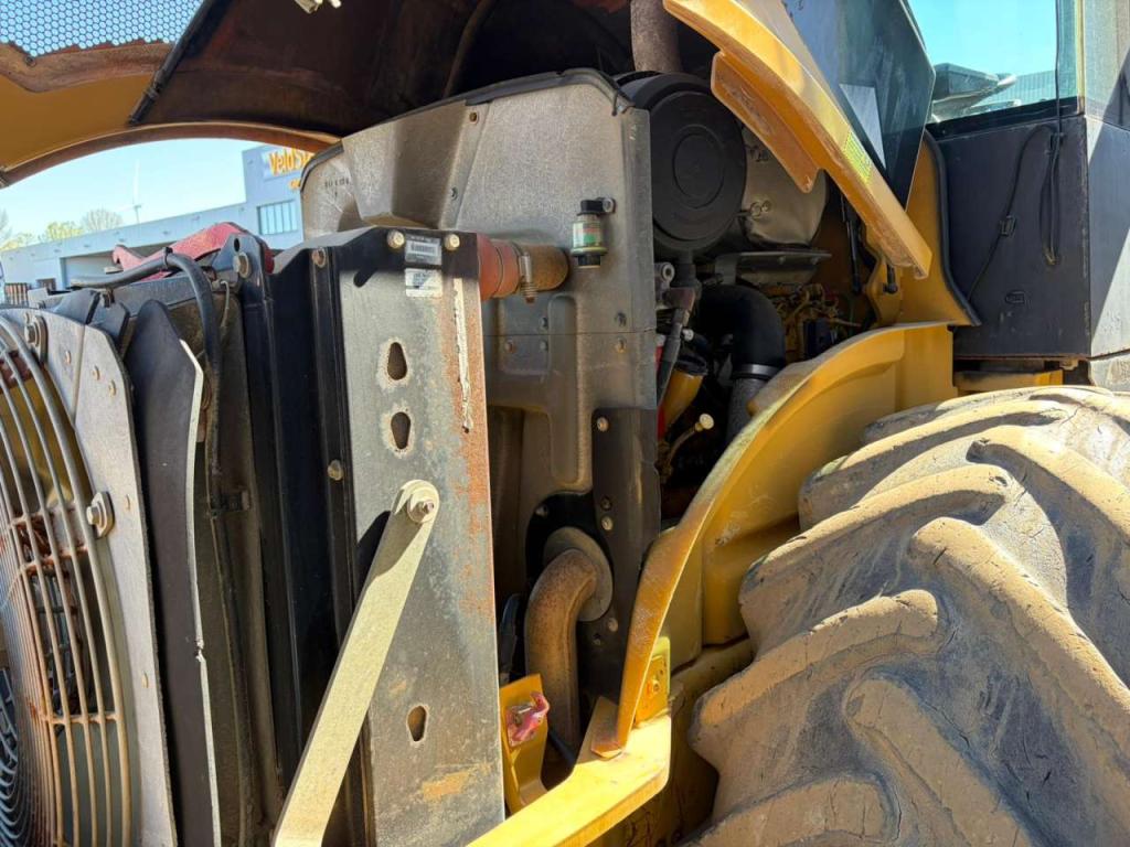 Caterpillar CP76 Photo 27
