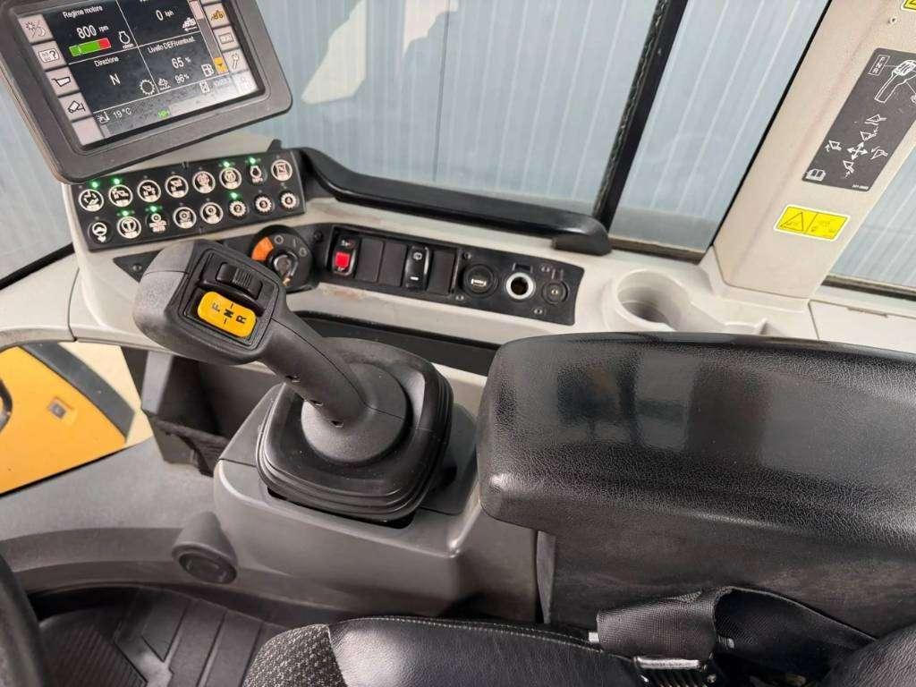 Caterpillar 926M Photo 25