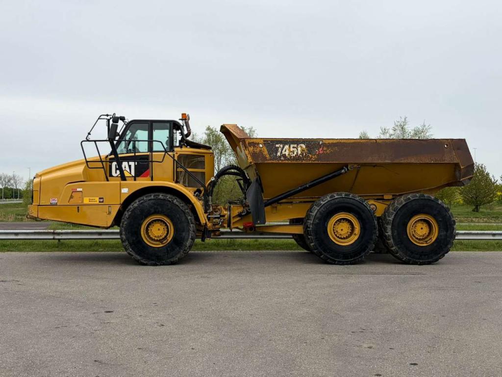Caterpillar 745C Photo 2