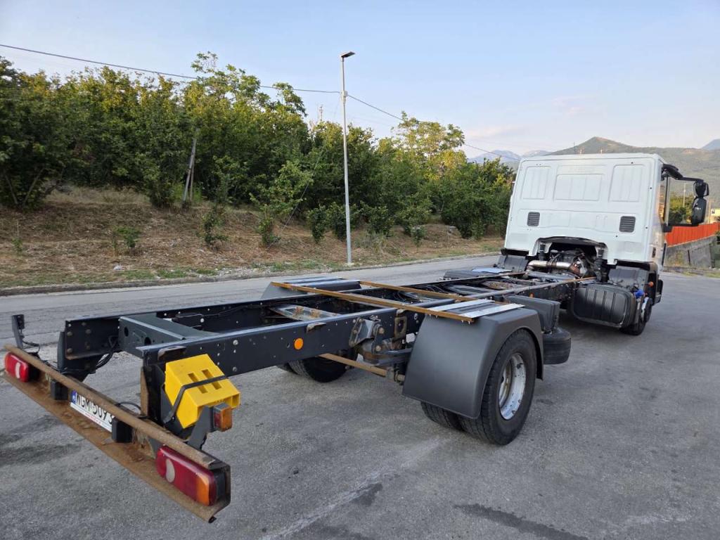 Iveco EUROCARGO 120-190L Photo 11
