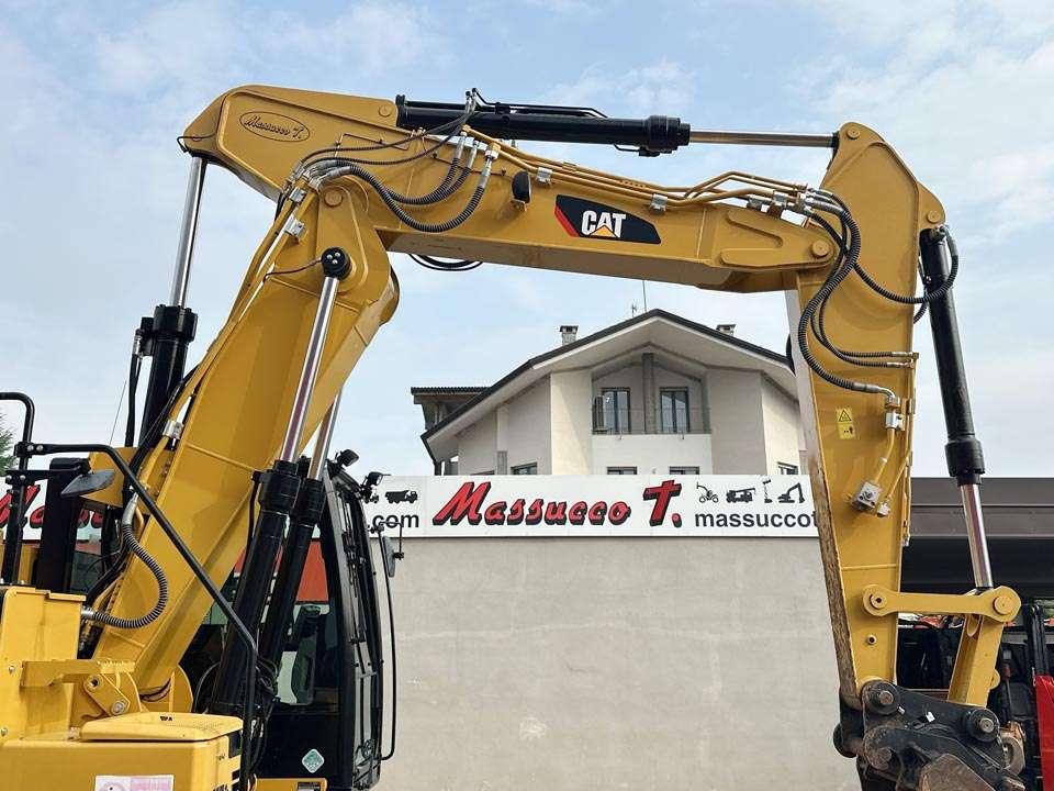 Caterpillar 318FL Photo 6