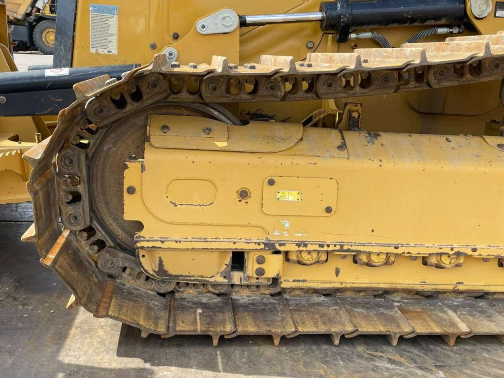 Caterpillar D2 LGP 12A | LEICA GPS Photo 11