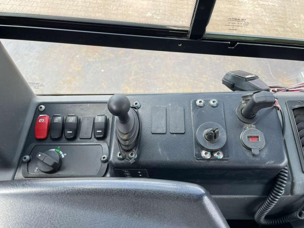 Caterpillar D2 LGP 12A | LEICA GPS Photo 28