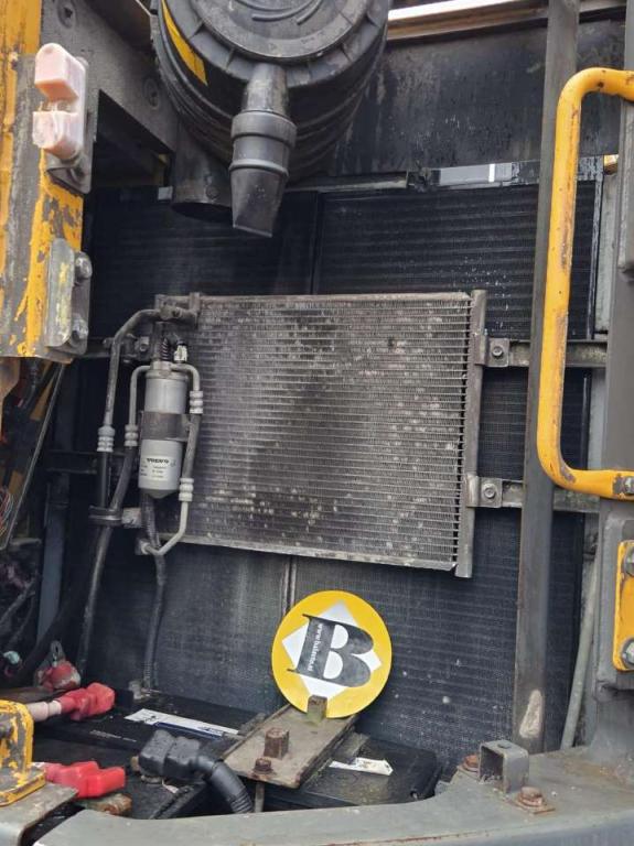 Volvo radiator 14554090 for Volvo ECR235CL Photo 1