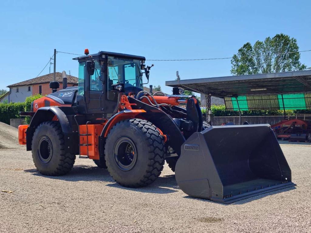 Hitachi ZW 220-7 Photo 7