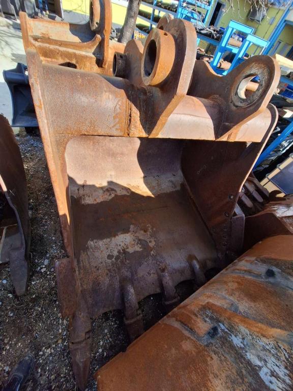 pin-on 1700 mm for 34-40 ton excavators Digging bucket Photo 1