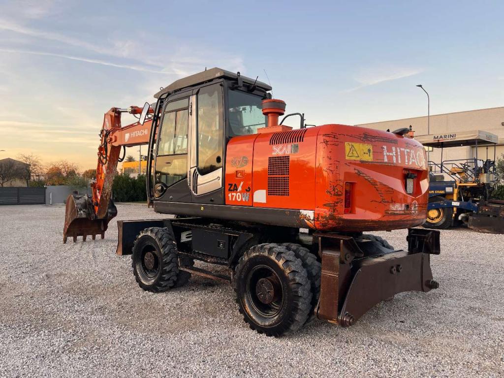 Hitachi ZAXIS 170W Photo 1