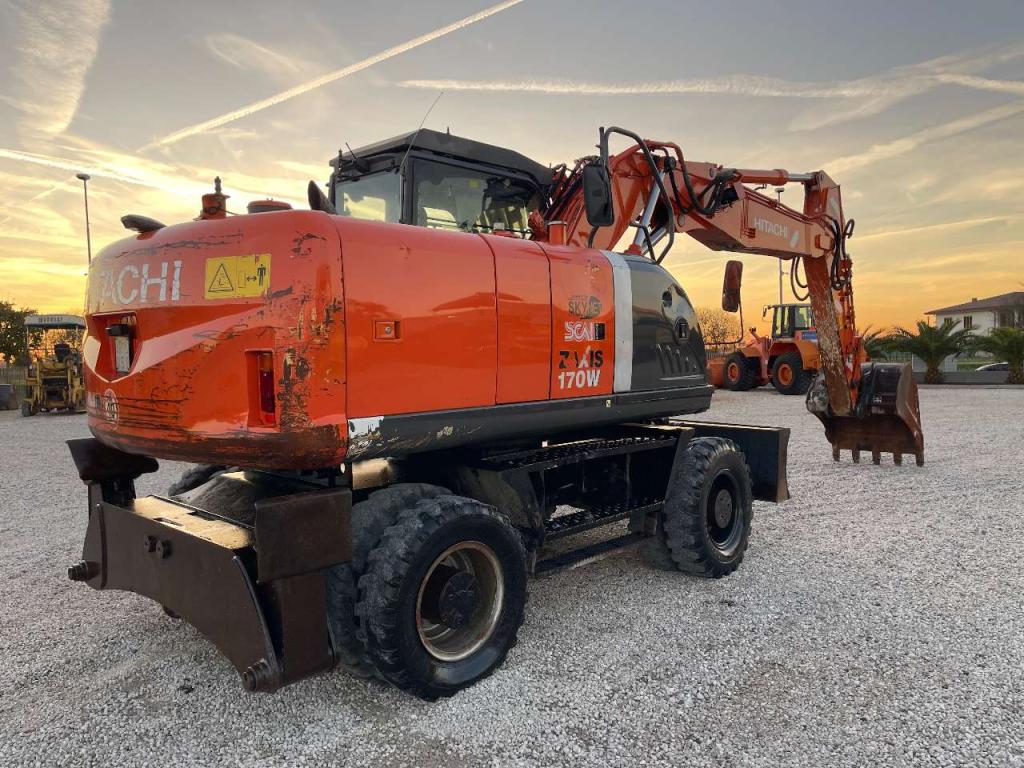 Hitachi ZAXIS 170W Photo 3