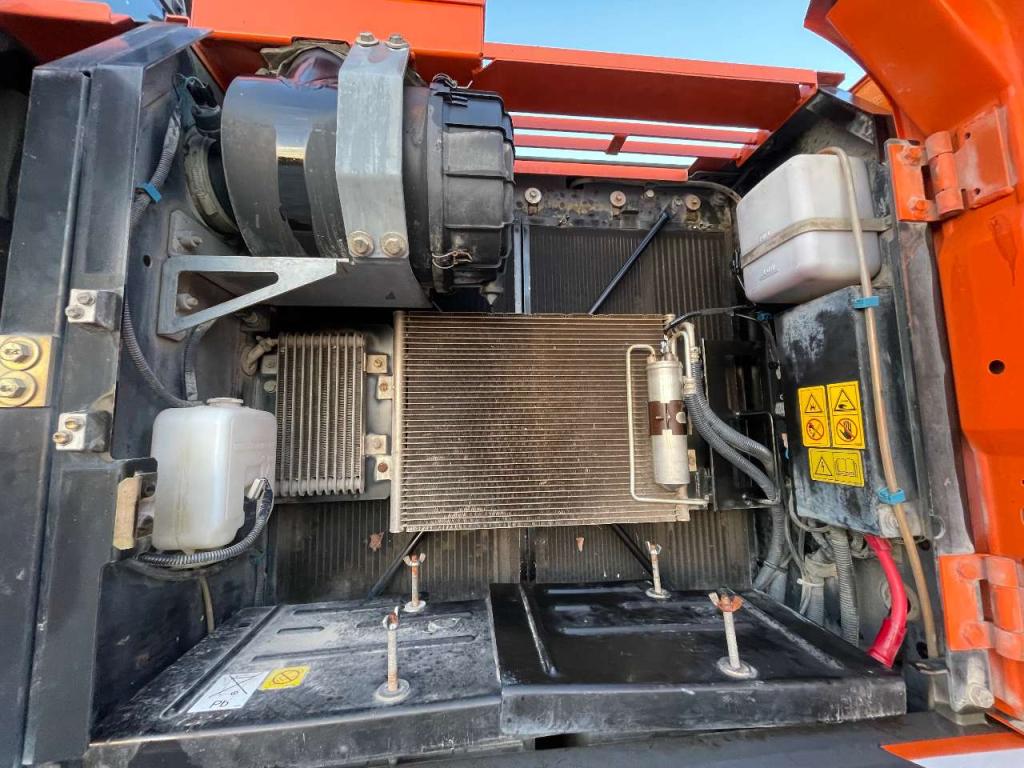 Hitachi ZAXIS 170W Photo 9