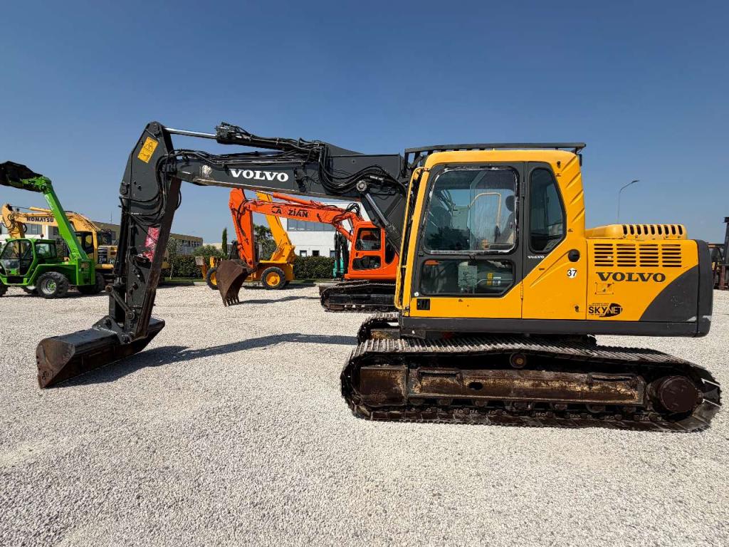 Volvo EC140BLC Photo 7