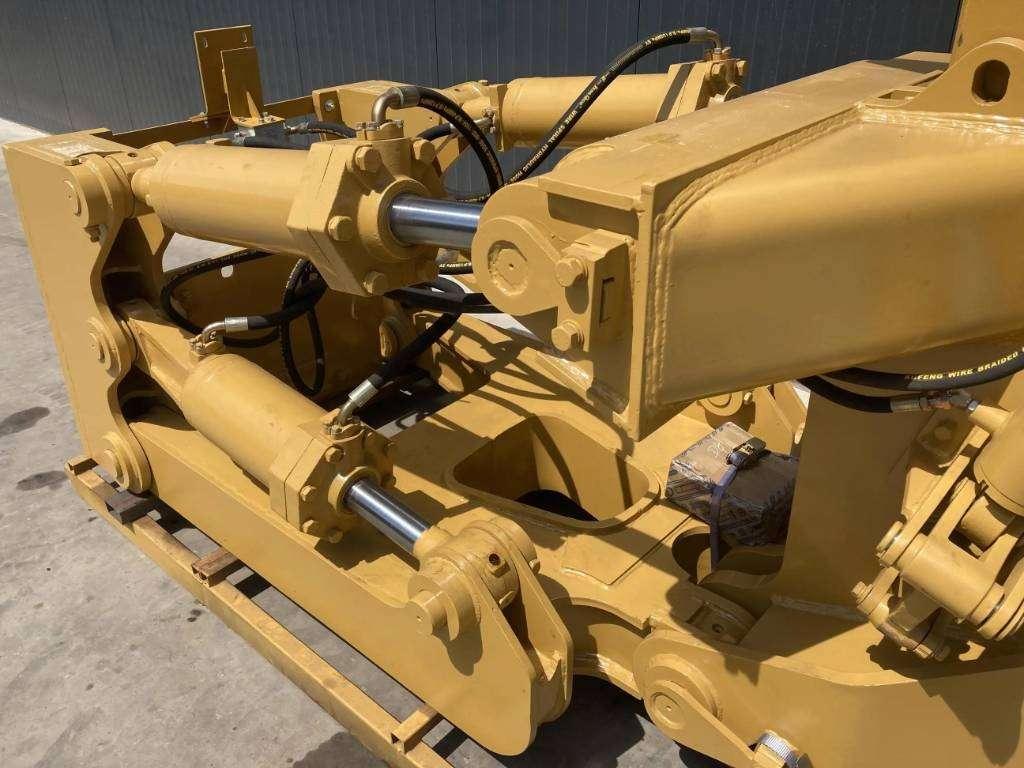 Caterpillar D8T Photo 12
