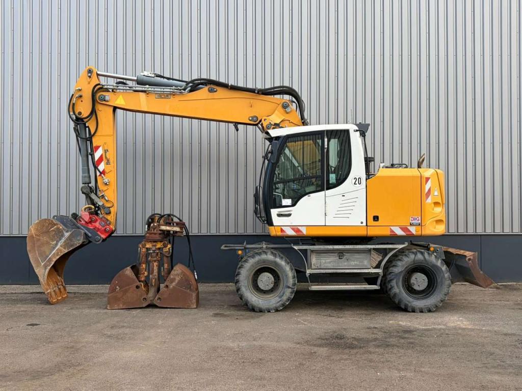 Liebherr A918 Compact Litronic Photo 1