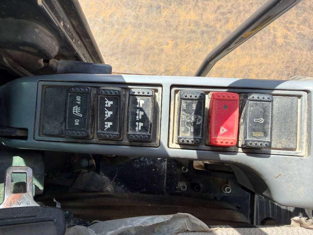 Hitachi ZX170W-5B - Blade / Triple Boom / Auto Greasing Photo 15