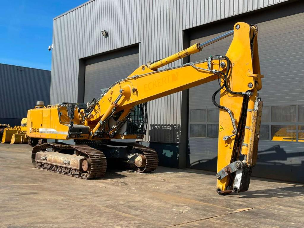 Liebherr R944C Photo 6
