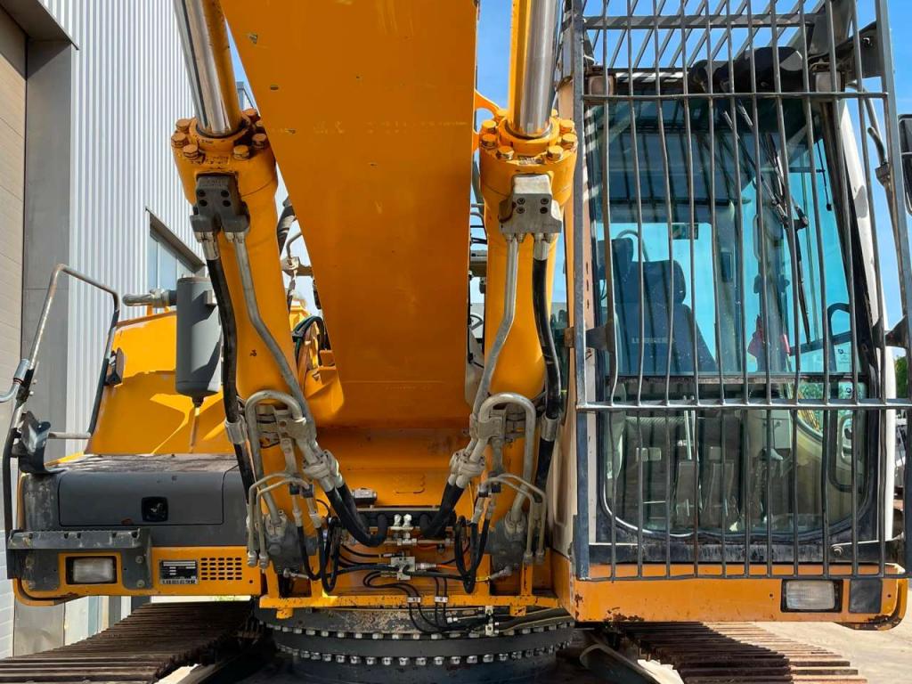 Liebherr R944C Photo 9