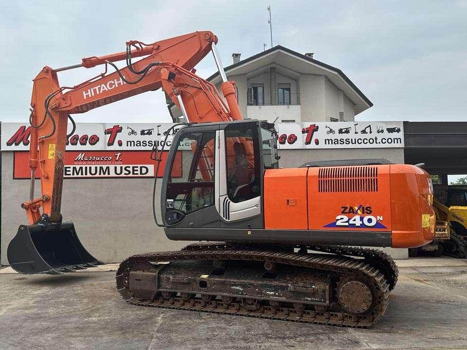 Hitachi ZX240N-3 Photo 3