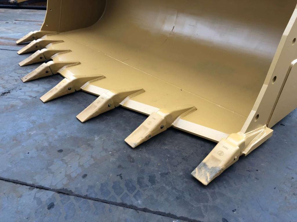 Caterpillar 988H HD Rock Bucket Photo 5