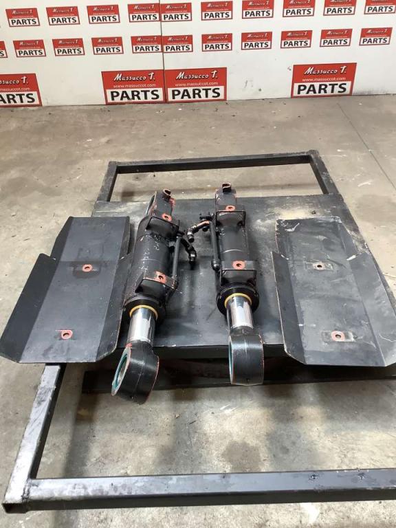 Dozer blade cylinder for Hitachi ZX135US-7 Photo 2