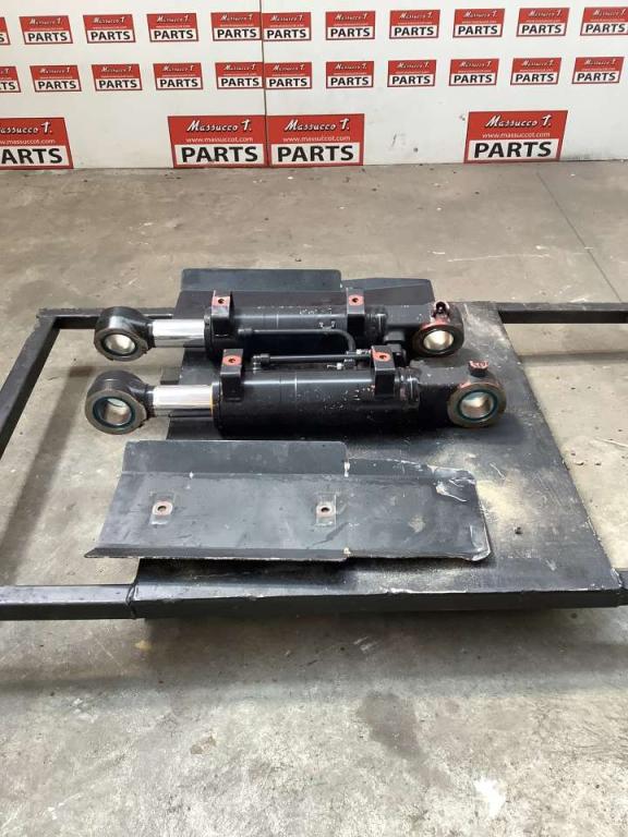 Dozer blade cylinder for Hitachi ZX135US-7 Photo 3