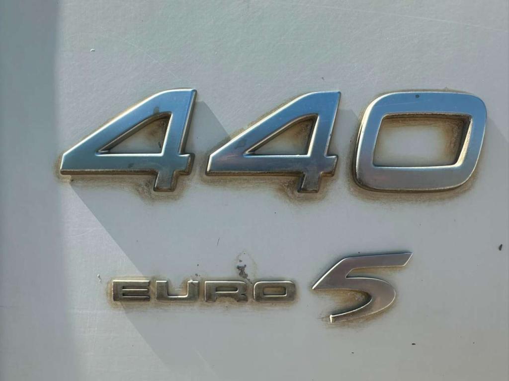 BM Volvo FM12 440 Photo 8