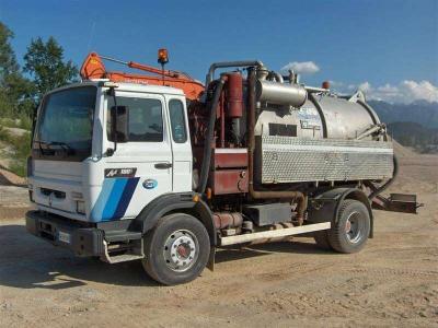 Renault VI-40ACJ3 sold by Massucco T. Srl