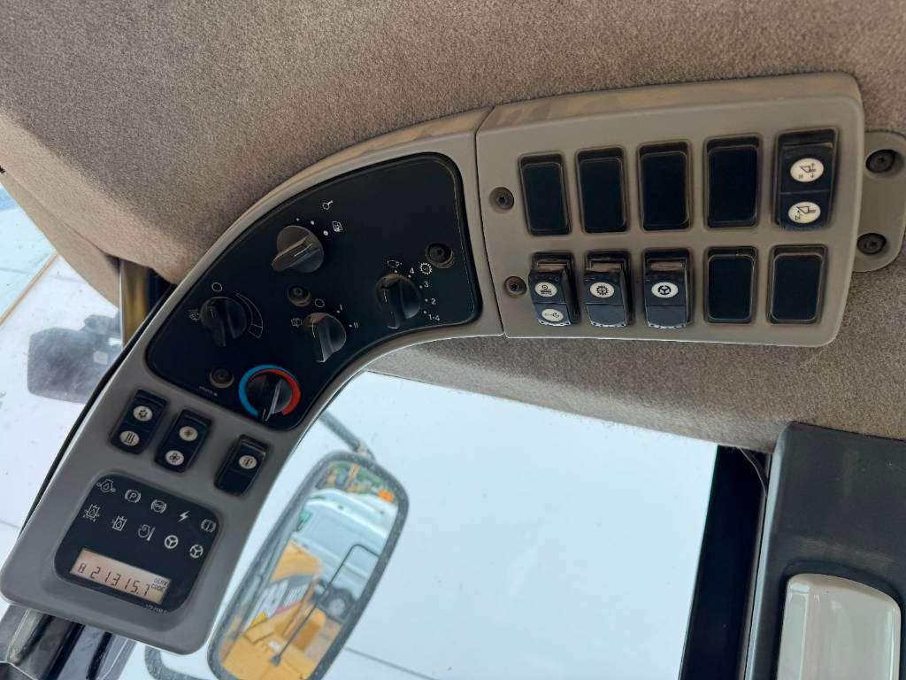 Caterpillar 972H - Good Tyres / Quick Coupler Photo 12