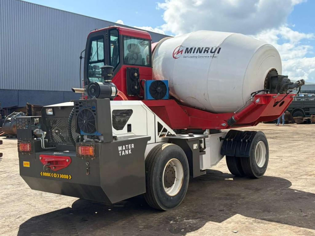 Minrui 4M3 Self Loading Concrete Mixer 4x4 Photo 13