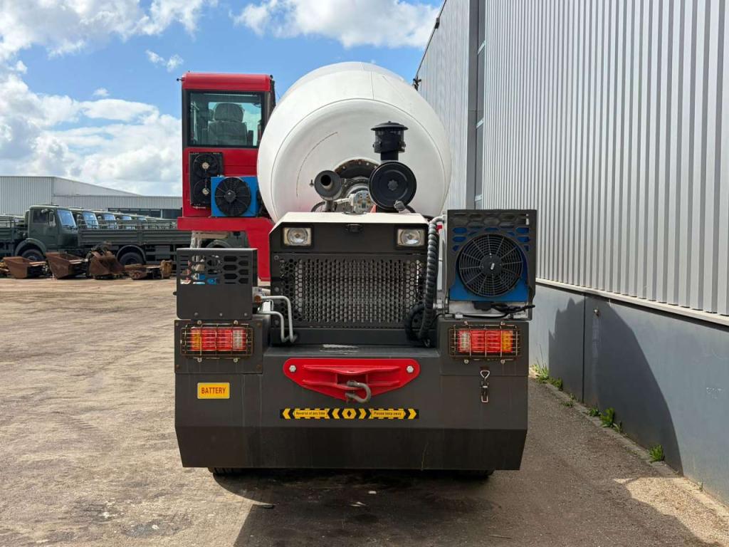 Minrui 4M3 Self Loading Concrete Mixer 4x4 Photo 4