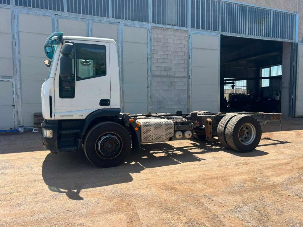 Iveco EUROCARGO 180E32 Photo 18