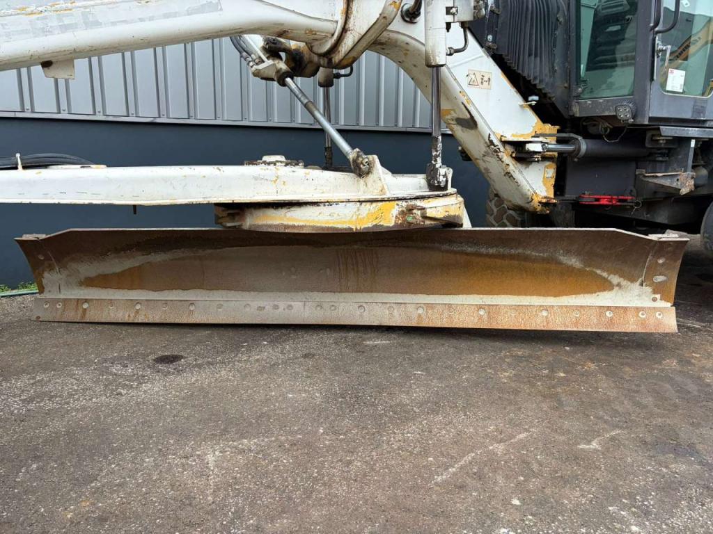 New Holland F106.6/A Photo 11