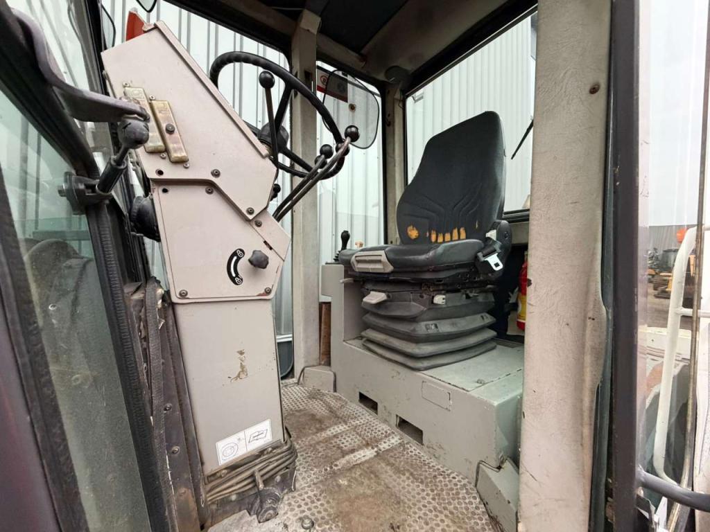 New Holland F106.6/A Photo 19