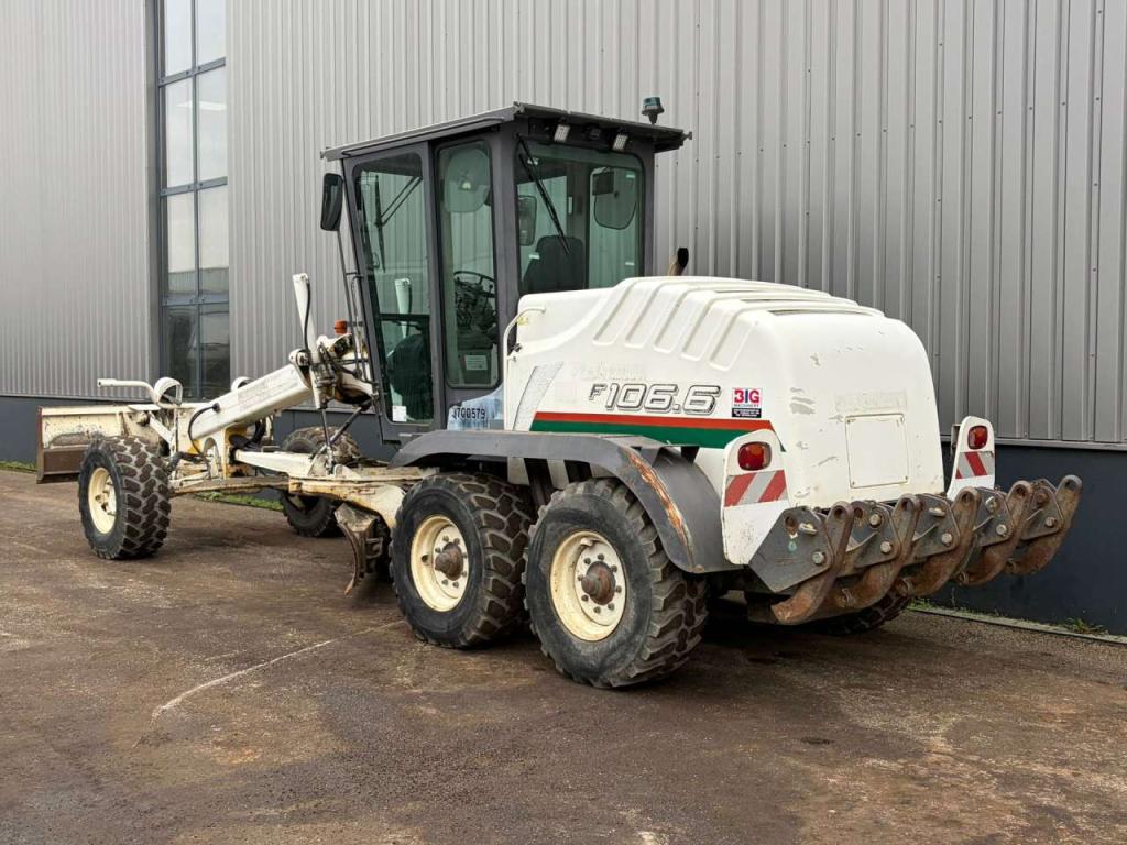New Holland F106.6/A Photo 3