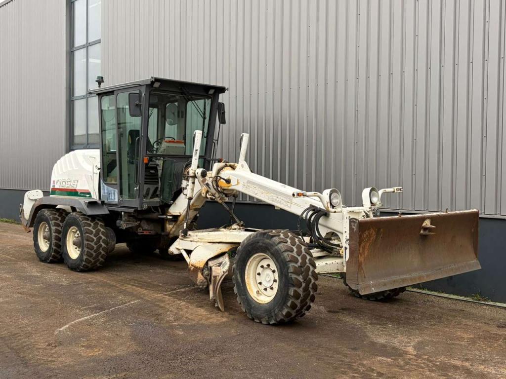 New Holland F106.6/A Photo 7