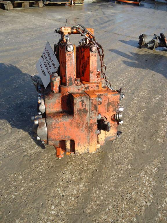 Hydraulic distributor for Fiat Hitachi FH200 Photo 2