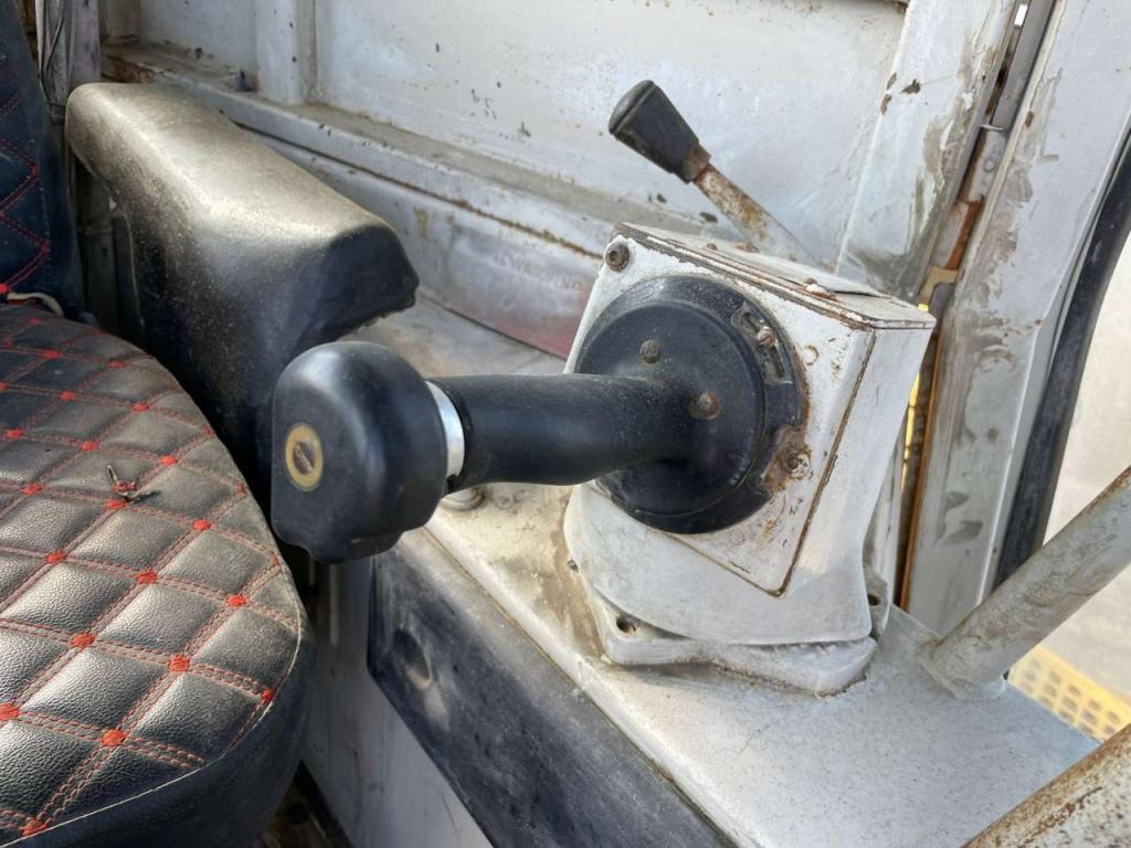 Caterpillar D8R Photo 16