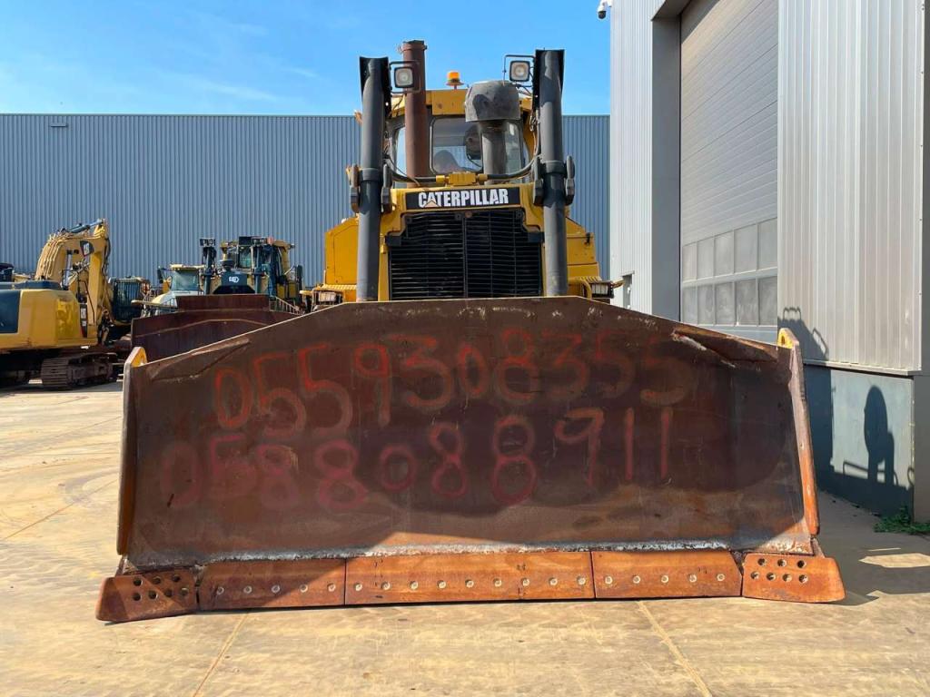 Caterpillar D8R Photo 5