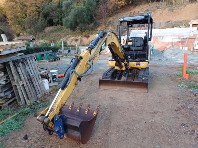 Caterpillar 302.5 sold by Omeco Spa
