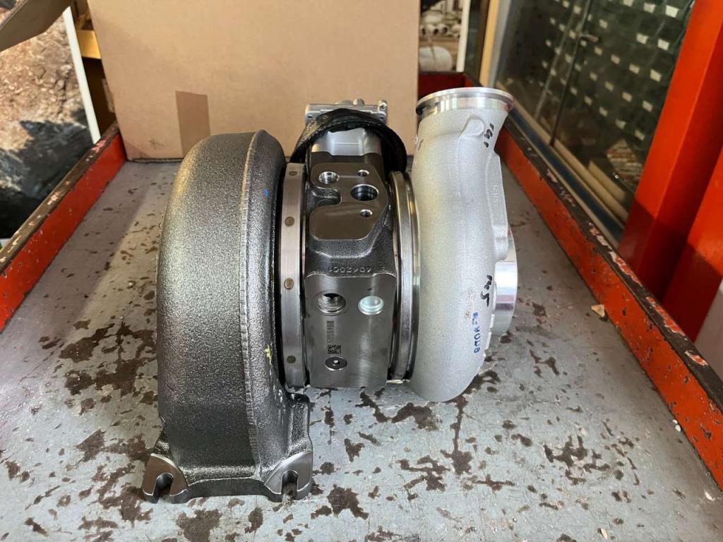 Volvo REMAN TURBOCHARGER Photo 3