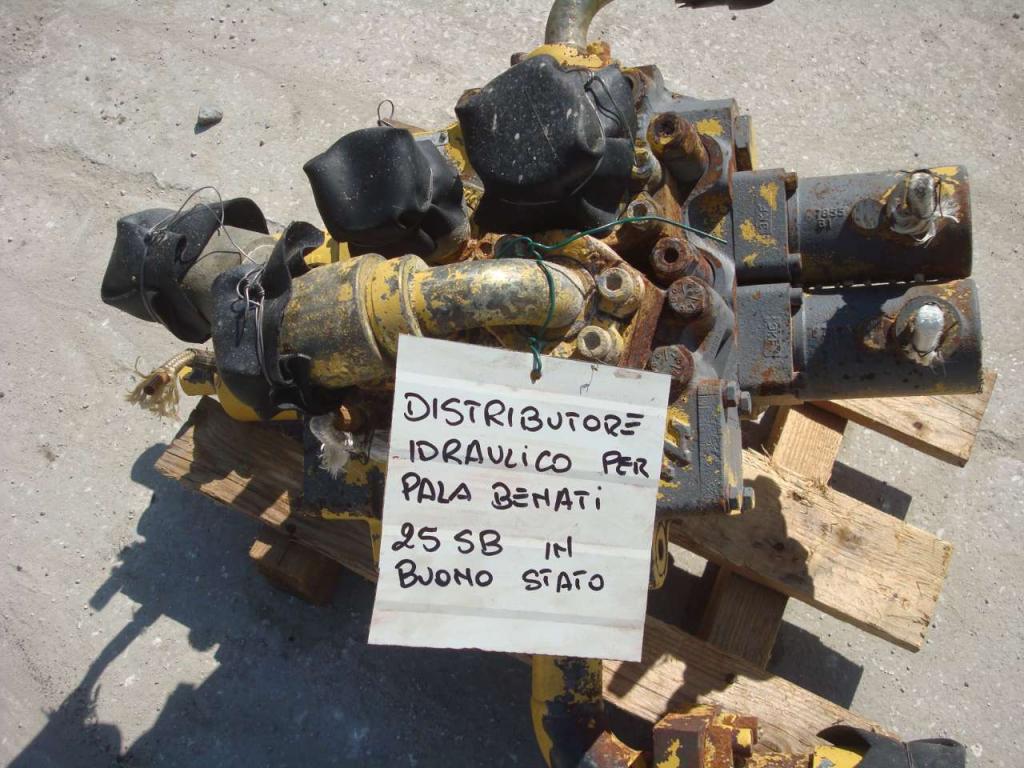 Hydraulic distributor for Benati 25SB Photo 1