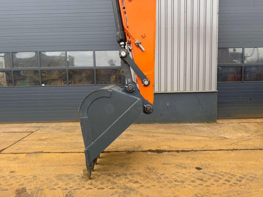 Doosan DX225LC-7 Photo 8