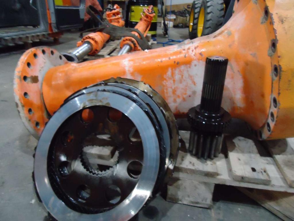 Rear axle for Fiat Kobelco - Fiat Hitachi W270 Photo 6