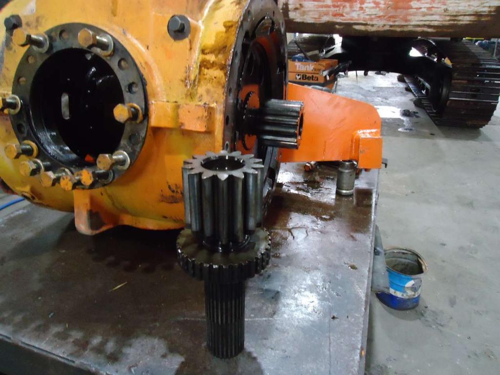 Rear axle for Fiat Kobelco - Fiat Hitachi W270 Photo 9