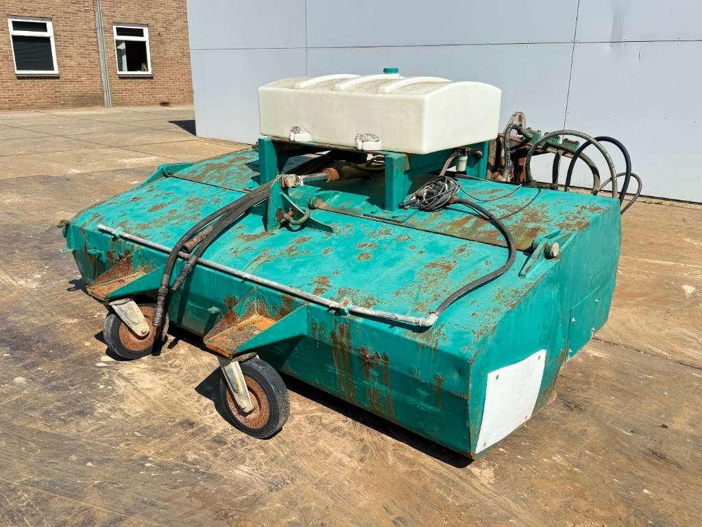 SMB UKM 2.5 - Sweeper / Kehrmaschine / Veegmachine Photo 1
